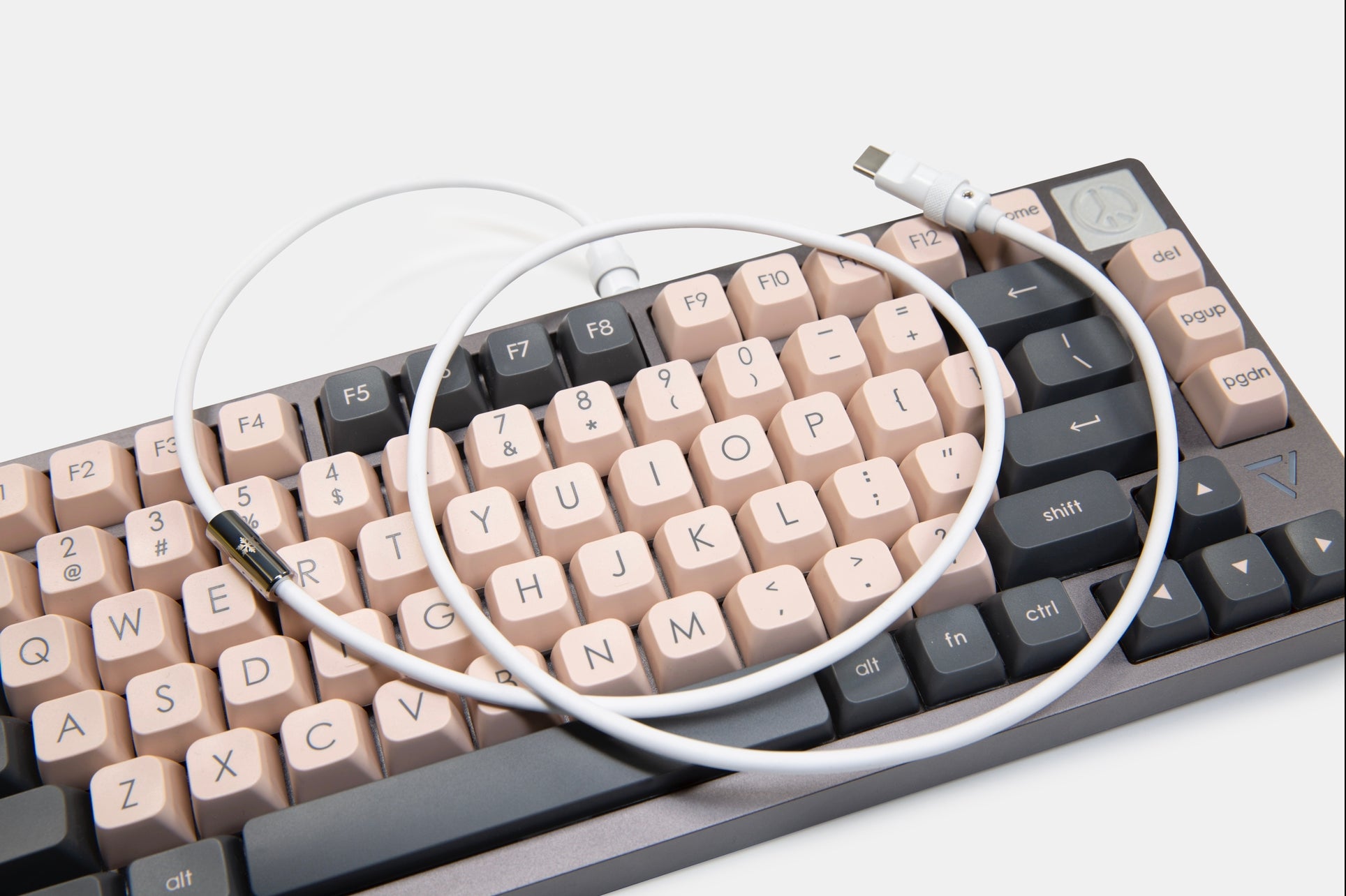 Tactile Shark MOMOKA  momoka Switch Gadgets and Keyboards | Store MOMOKA | アガベ